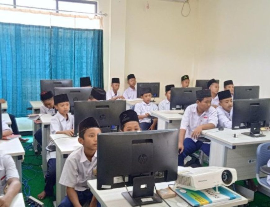 EKSTRAKURIKULER KOMPUTER MTs DARUSSA’ADAH